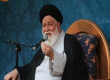 نماینده ولی فقیه در خراسان رضوی : متاسفانه به تعداد گوشی‌های هوشمند، رسانه آزاد و باز داریم، هیچکس هم جلودارشان نیست / دشمن آمده تا حلق ما،  مجلس و دولت چرا اینقدر درمورد فضای مجازی معطل می کند؟ / با جریان ولنگار رسانه ای برخورد کنید