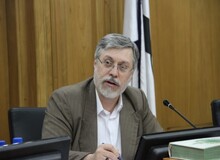 سرخو در واکنش به ثبت‌نام رییس دولت قبل؛ احمدی‌نژاد ابتدا پاسخ‌گوی مفاسد اقتصادی دولتش باشد