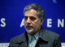 نقوی حسینی: ظریف و عراقچی خودشان را استاد زبان انگلیسی می خواندند اما روی اصطلاحات برجام تسلط نداشتند
