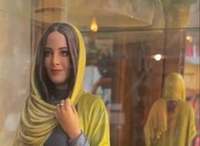 رونمایی بهنوش طباطبایی از مجسمه‌اش در منزل مادرش