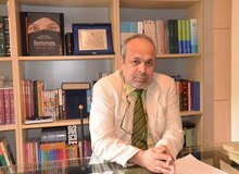  پیکر ابراهیم نبوی، روزنامه‌نگار امشب به تهران می رسد
