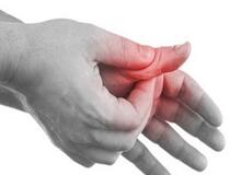 دلیل حرکت غیرارادی انگشت شست چیست؟