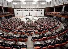 حداقل نام یک کاندیدای زیر ۴۵ سال را معرفی کنید