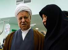 خاطره هاشمی رفسنجانی از پیاده روی با همسرش در خیابان