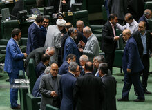 کدام نماینده مخالف استیضاح وزیر صمت، از احمدی‌نژاد برای همسر دومش طلب سکه کرده بود؟