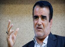 عضو شورای مرکزی حزب کارگزاران : ابراهیم رییسی و اعضای دولت او به دنبال خالی کردن شانه از مسئولیت هستند
