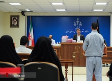 شاهد عینی حمله داعش به مجلس؛ به هرکسی می‌رسیدند رگبار می‌بستند/رییس دادگاه: فیلم تروریست‌ها از طریق تلگرام برای مرکزیت داعش ارسال شده /قاضی صلواتی خطاب به متهم: شما چکاره بودی که به تیم ترور اسکان دادی؟/عضو داعش: من اصلا نماز هم نمی‌خواندم
