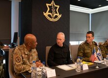 وزیر جنگ اسرائیل: اقدامات ایران علیه اسرائیل به اوج خود رسیده است/ ایران به دنبال سلاح هسته ای است