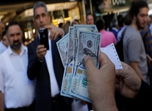 سایت نزدیک به علیرضا زاکانی: اصلاح طلبان دوست دارند دلار گران تر شود