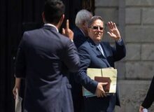 یحیی آل اسحاق: اول باید سیاست‌های رئیس جدید معلوم شود/ حاتمی یزد: هیچ تغییری در وضعیت ارزی کشور به وجود نمی‌آید