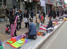زاکانی: اخذ پول از دست‌فروشان غیرقانونی است/ اگر کسی درخواست پول کرد با سامانه ۱۸۸۸ تماس بگیرید