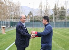 تاج: قلعه‌نویی تا جام جهانی و بعد از آن سرمربی تیم ملی است!