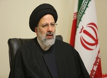 ابراهیم رئیسی با عینک سه‌بعدی+ عکس
