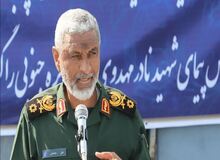 فرمانده نیروی دریایی سپاه: امروز آمریکا تبدیل به قاچاقچی سوخت شده