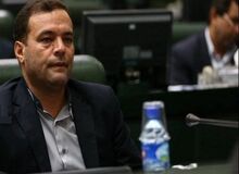 نماینده مجلس: در تمام هیات مدیره شرکت‌های وزارت کار حتی یک کارگر حضور ندارد/ یعنی در ۵۵۰ شرکت تامین اجتماعی، یک کارگر هم مستحق حضور در هیات مدیره نیست؟