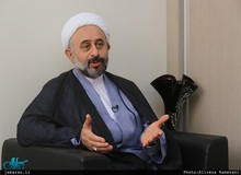 حجت الاسلام نقویان: اگر نمی‌توانید کشور را اداره کنید، دو تابعیتی بیاورید/ حاکمان باید گوششان را بدهکار سخن مردم کنند/  خیلی دلمان پر است
