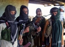 گزارشگر آمریکایی: یک مترجم افغانستانی توسط طالبان دار زده و دختر ۱۰ ساله اش به یکی از فرماندهان داده شد