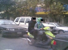 بازداشت ۲دختر موتورسوار در دزفول که تعدادی جوان همراهی‌شان می‌کردند/ پلیس: کار زشت و قبیحی بود