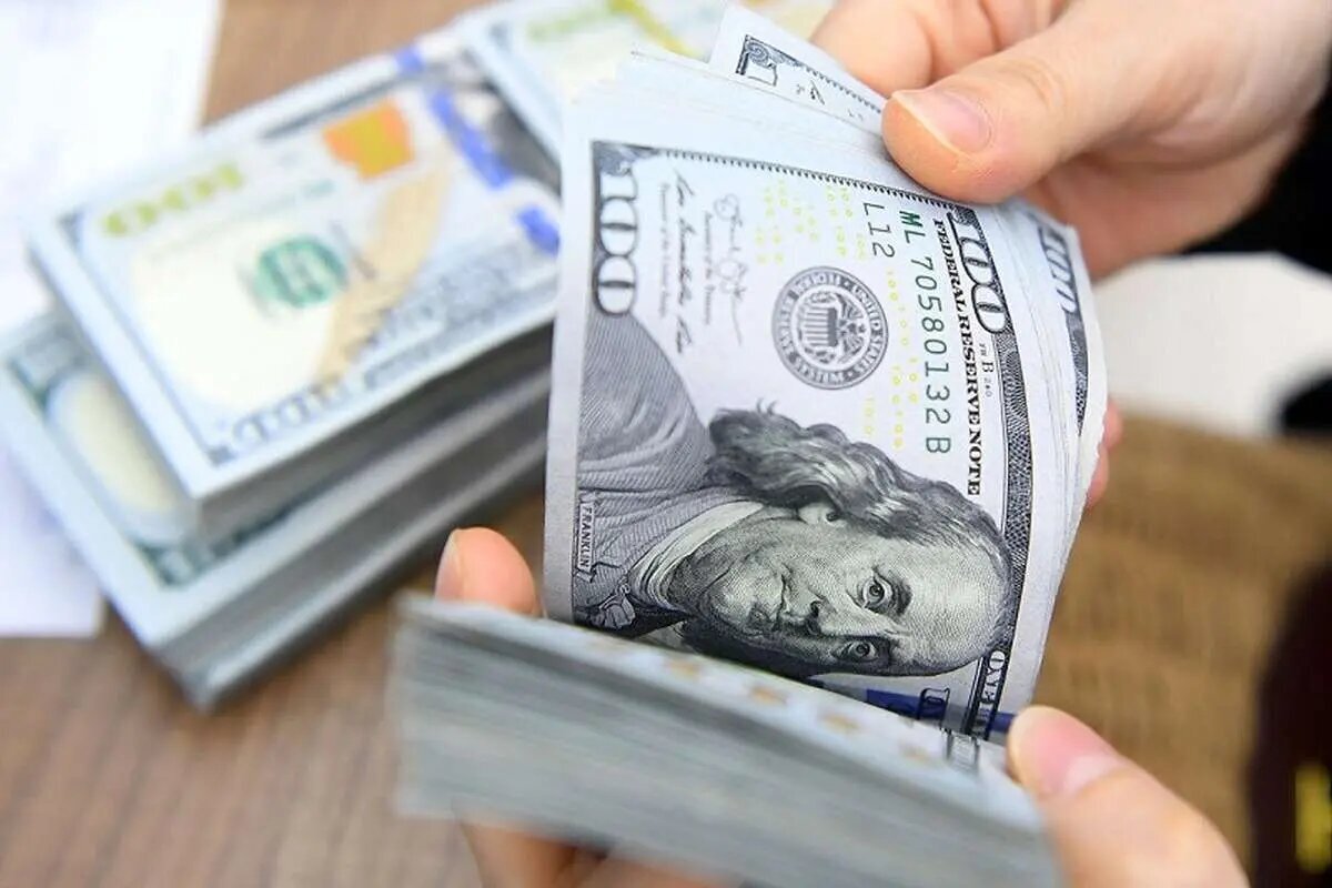قیمت دلار، یورو و سایر ارزها امروز ۳۰ آذر/ دلار به کانال ۱۲۰ هزار تومان نزدیک شد