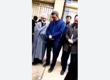 پدر یکی از جانباختگان حادثه تروریستی کرمان: در خانه پاسداران ما عکس رهبری جمع شده است + فیلم