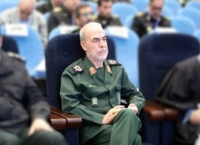 معاون سیاسی سپاه: دشمن تصورش این بود که این نبرد آخر است/ یادمان نرفته که رسانه‌های اروپایی اعلام کرده بودند جمهوری اسلامی پایان سال ۸۸ را نخواهد دید