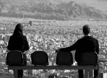 ۲.۵ میلیون تجرد قطعی در انتظار ایران/ جمعیت سالمندان کشورمان به ۲۵ میلیون نفر می‌رسد