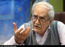 هرسال بودجه کشور بر اساس حمایت از ثروتمندان جامعه تنظیم می شود/ اقدامات قرارگاه خاتم الانبیاء و آستان قدس رضوی جهت توسعه کشور بوده و هست