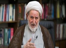 آیت‌الله یزدی: رهبر انقلاب از هدایای الهی هستند/ مرز جغرافیایی ولی‌فقیه را محدود نمی‌کند و شرعا حاکم بر مسلمانان جهان است