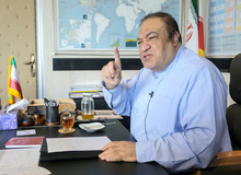 معاون اقتصادی وزیر امور خارجه به عنوان گزینه دولت برای تصدی وزارت بازرگانی معرفی می شود؟