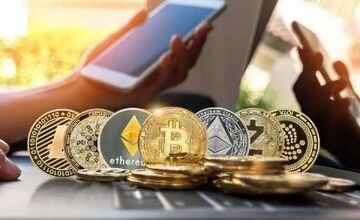 قیمت بیت‌کوین و تتر | بیت‌کوین قرمز شد، تتر نزدیک دلار ایستاد