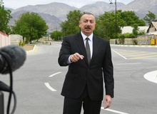 الهام علی اف در حاشیه کنفرانس مونیخ: فرد مسلح را شاخه‌های تروریستی وابسته به ایران به داخل سفارت ما فرستادند 