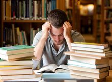مزایای خواندن کتاب و تاثیر آن در زندگی چیست؟