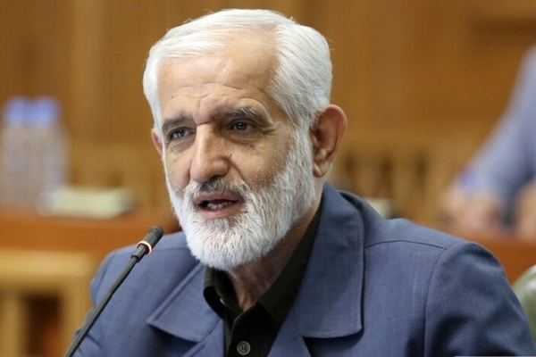واکنش پرویز سروری به صحبت های ظریف، مرعشی و موافقان تفاهم نامه با آمریکا: شما همان کسانی هستید که ننگین‌ترین قرارداد تاریخ معاصر ایران را که حتی به ترکمنچای طعنه می‌زند، سفیدشویی می‌کنید/هدف شما تسلیم شدن ایران است/شما تسلیم طلب هستید