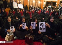 روزنامه اصولگرا: وقتش رسیده که جناح ما ، برای جذب مردم زبان تازه ای باز کند

