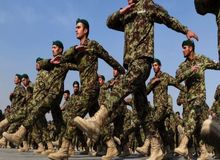تحلیل فارین پالیسی از فروپاشی ناگهانی ارتش افغانستان/ نگرفتن حقوق، خیانت و رئیسی که حد رئیس جمهور نبود!