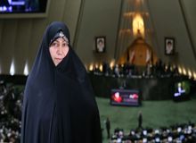 نماینده مجلس: مدافعان سلامت بیمارستان های خصوصی را «شهید» اعلام نکرده اند