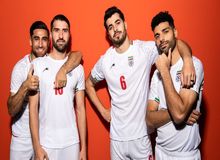 حاتم بخشی به فوتبالیست‌ها صدای شناگران را هم در آورد