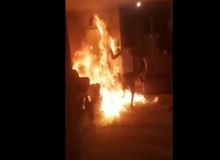 مردی در شهر صداری شیراز برادرش را آتش زد+ فیلم 