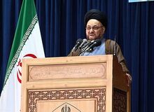 امام جمعه اصفهان: ترامپ این روز‌ها تمام توان نظامی خود را به خلیج فارس آورده؛ این دیوانه باید بداند که اگر غلطی بکند به فضل الهی خلیج فارس به گورستان نیروهایش تبدیل خواهد شد
