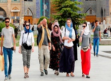 چرا ایران برای توریست‎‌ها جذاب نیست؟/ ماجرای ریزش گردشگران خارجی در سه سال اخیر
