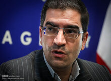 
تماس شبانه از دفتر شهردار با نمایندگان/ قاضی زاده هاشمی:  اتفاق بدی است که افشانی برخی از نمایندگان را در اتاق کاری‌اش جمع کرده تا...