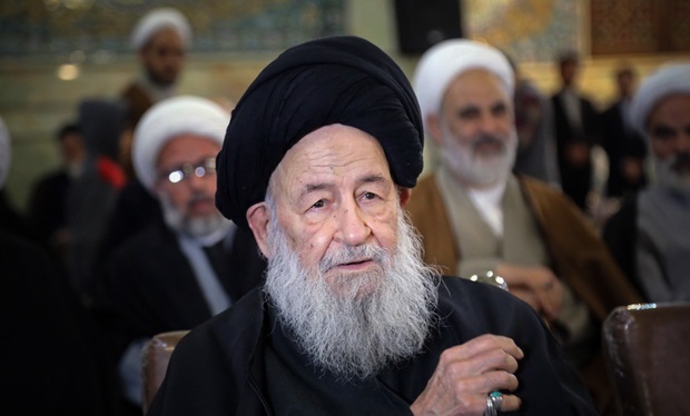 فرزند آیت الله علوی گرگانی: پدرم با نظر پزشکان، از قم به تهران منتقل شده اند / از ۲۰ روز پیش مقداری سرماخوردگی داشتند؛ پس از آن دچار ضعف جسمانی شدند