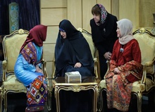 گزارش تصویری از حضور همسر واعظی در مراسم استقبال از رئیس جمهور اندونزی 