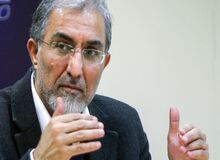 راغفر، اقتصاددان: خود تخریبی در جامعه گسترش پیدا کرده/ با سه گانه‌ی فقر، استیصال و خودکشی‌ در ایران روبرو هستیم/ اشکال مختلف خشونت در جامعه در حال رشد است/ سیب زمینی جایگزین گوشت در سبد خانوار شده