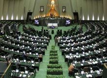 جدال لفظی بین دو نماینده مجلس/ ادیانی: شعر که نمی‌خوانم، دارم صحبت می‌کنم/ پزشکیان: پیشنهادات شما رأی نمی آورد