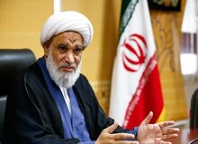 انتقاد عضو خبرگان از بازگشت دانشجویان اخراجی به دانشگاه/ افراد دارای محکومیت امنیتی اول توبه کنند بعد مسئولیت بگیرند/ دولت از تضعیف حجاب جلوگیری کند
