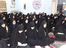  استاد حوزه علمیه خواهران اراک: دشمن درصدد تشویش اذهان مردم است