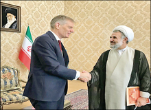 مجتبی ذالنور: دولت موظف است سطح روابط دیپلماتیک با انگلیس را کاهش دهد