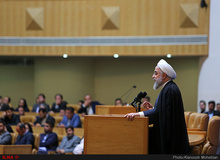 توضیحات روحانی درباره سفر غیرمنتظره ظریف به فرانسه

