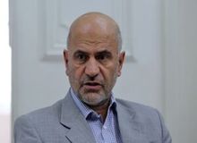 واکنش یک اقتصاددان به ماجرای حذف ارز ۴۲۰۰ تومانی/ فرشاد مومنی:  ۳۰ میلیارد دلار فساد از نحوه تخصیص ارز ۴۲۰۰ تومانی با اسامی وجود دارد